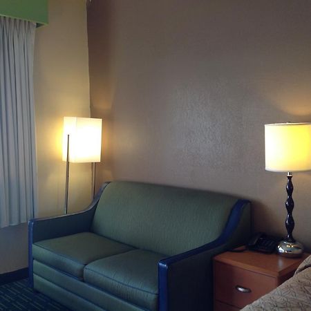 Diamond Inn & Suites リッチモンド エクステリア 写真