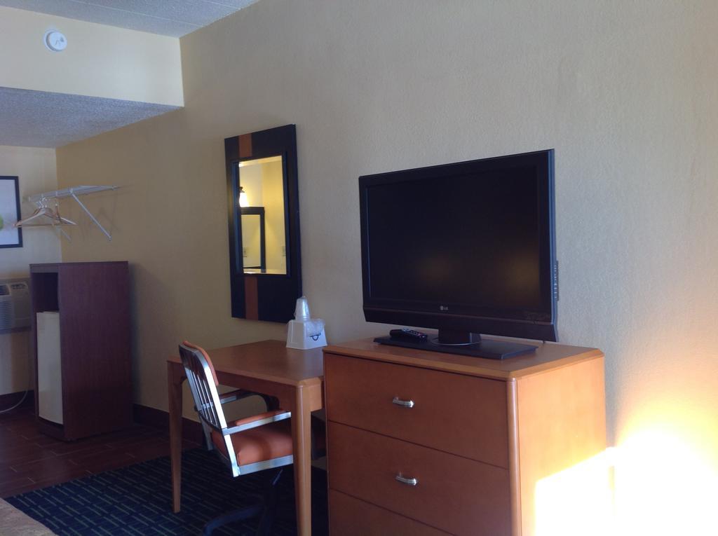 Diamond Inn & Suites リッチモンド エクステリア 写真