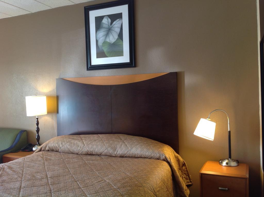 Diamond Inn & Suites リッチモンド エクステリア 写真