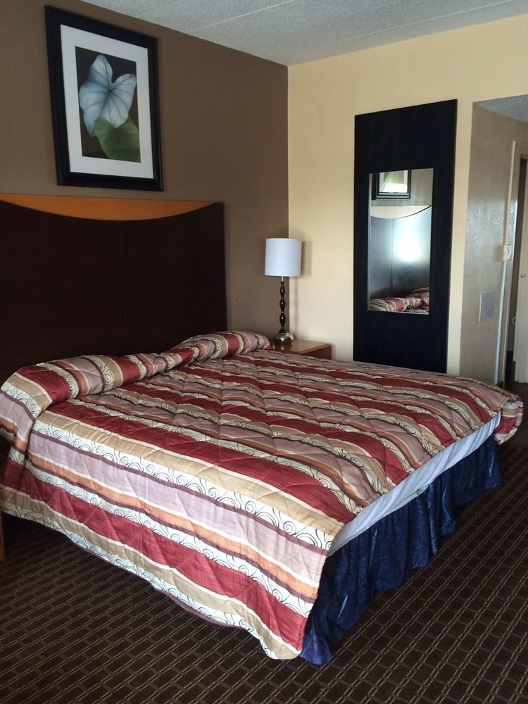 Diamond Inn & Suites リッチモンド エクステリア 写真