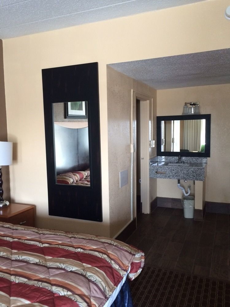 Diamond Inn & Suites リッチモンド エクステリア 写真