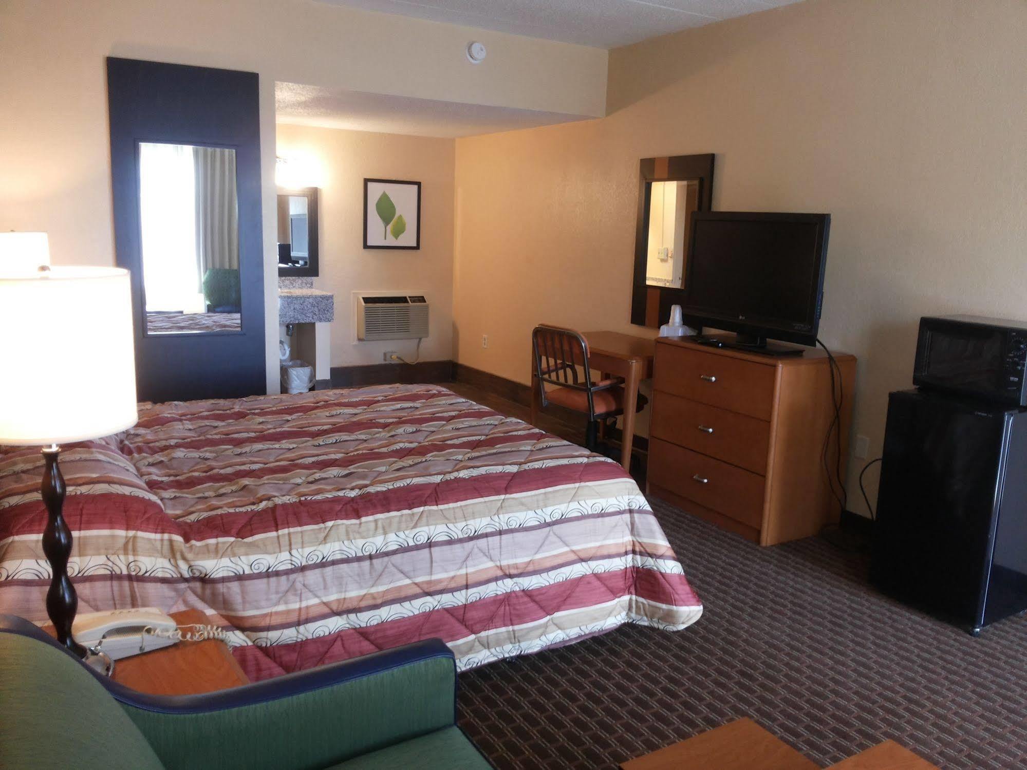 Diamond Inn & Suites リッチモンド エクステリア 写真