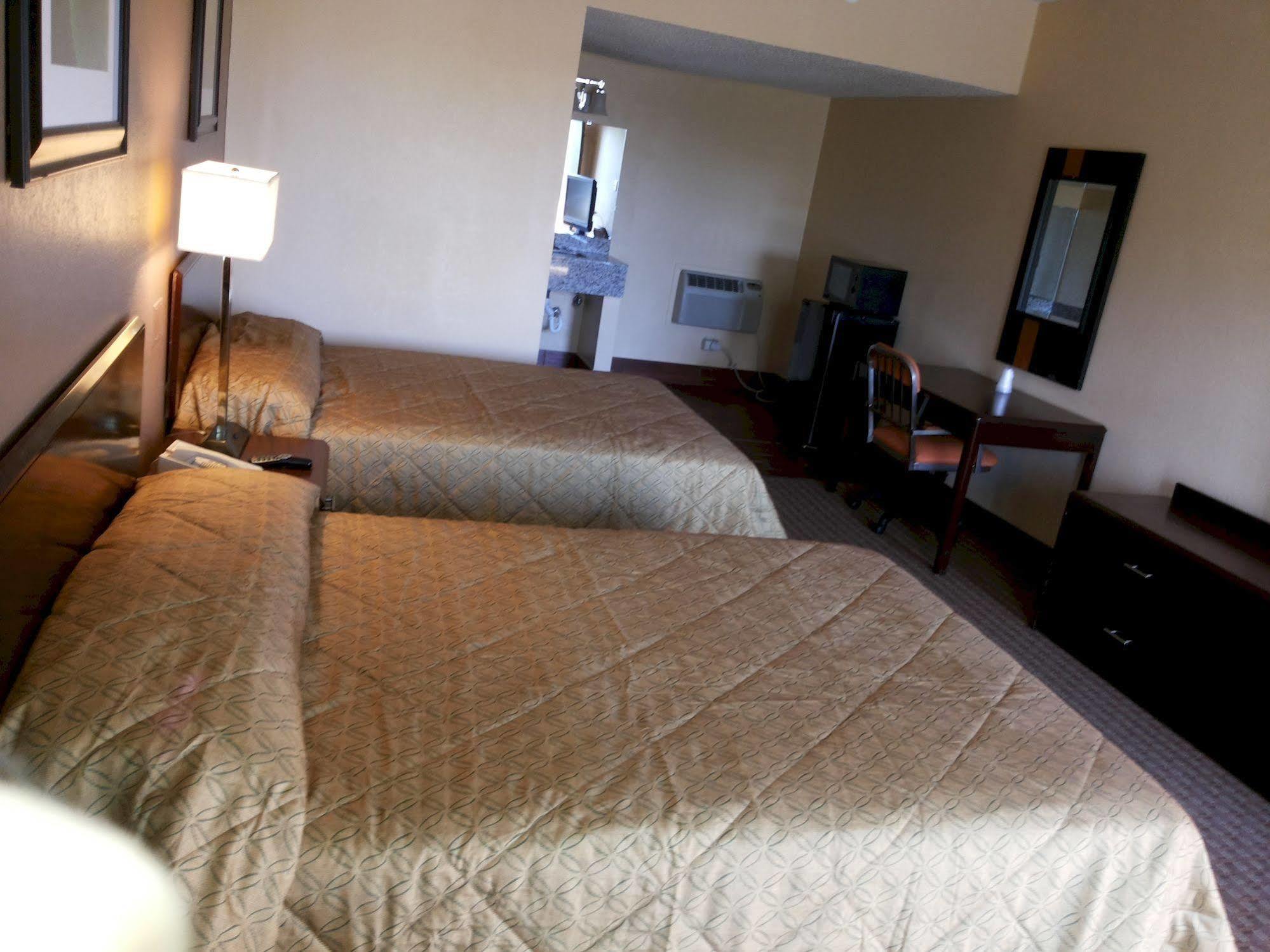 Diamond Inn & Suites リッチモンド エクステリア 写真
