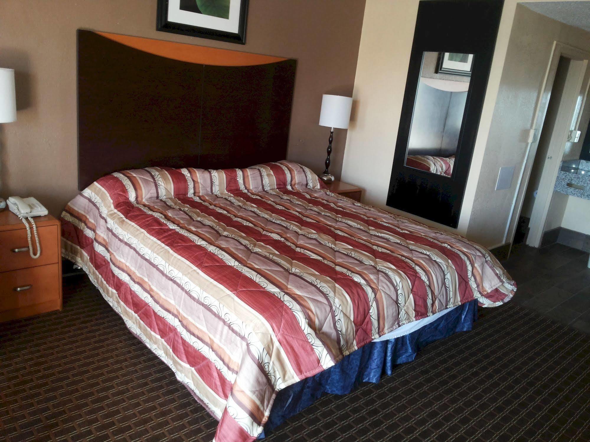 Diamond Inn & Suites リッチモンド エクステリア 写真