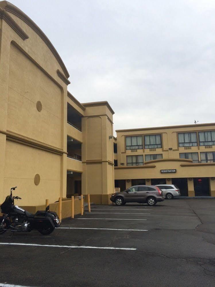 Diamond Inn & Suites リッチモンド エクステリア 写真
