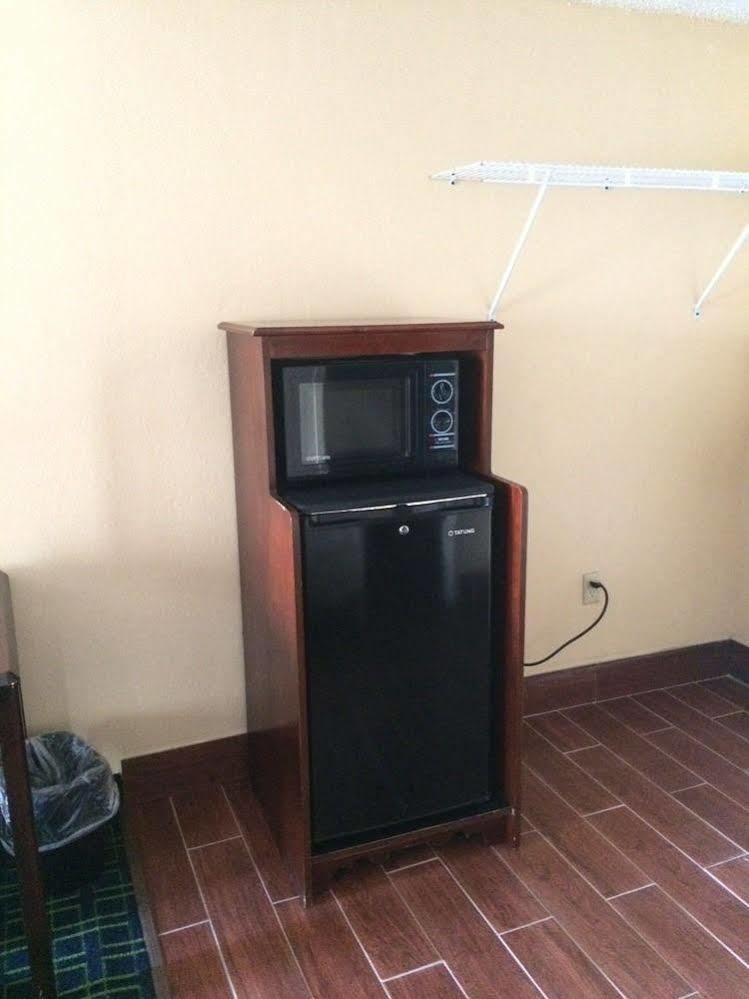 Diamond Inn & Suites リッチモンド エクステリア 写真